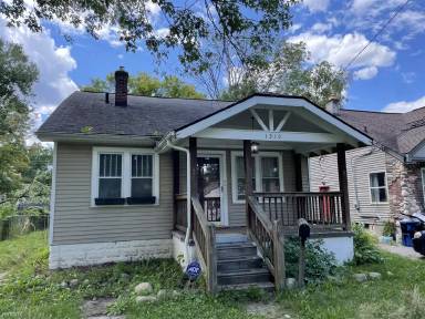 Main picture of 1310 Mann Ave