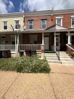 Main picture of 815 E 17th St