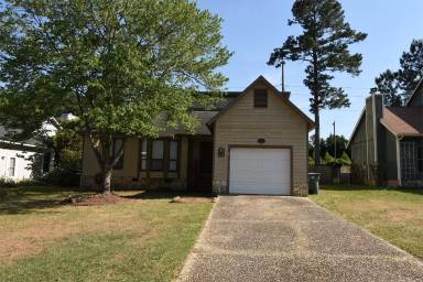 Main picture of 521 Andover Rd