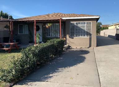 Main picture of 11615 Laurel Ave
