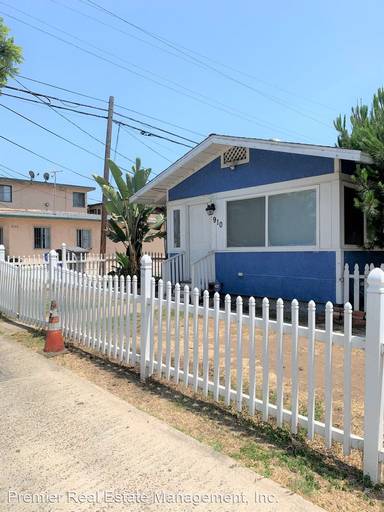 Main picture of 910 E 18th St