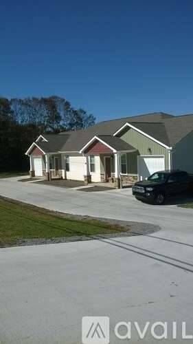 Main picture of 898 S Old Sevierville Pike