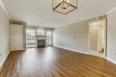 Main picture of 6940 Fairfax Dr