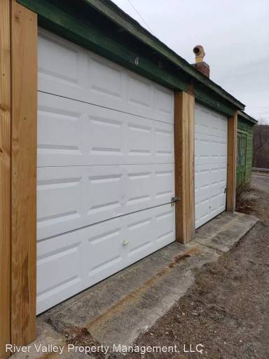 Main picture of 32 Central St