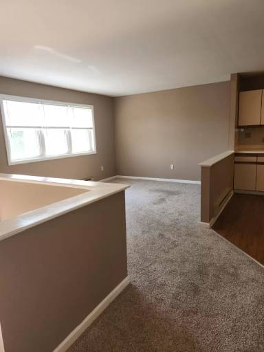 Main picture of 100 Pickwick Pl