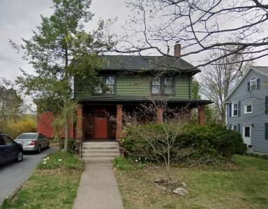 Main picture of 723 W Foster Ave