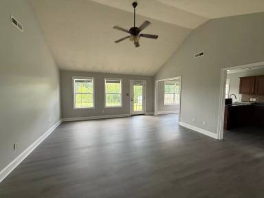 Main picture of 474 Hilton Way