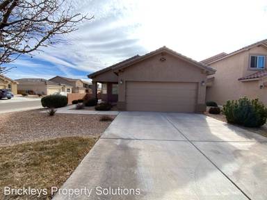 Main picture of 712 Palo Duro Dr NE