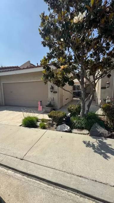 Main picture of 12674 Oxford Dr