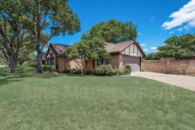 Main picture of 4317 Plantation Dr