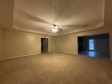 Main picture of 112 Mayhaw St