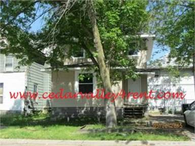 Main picture of 325 E 2nd St