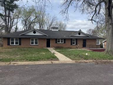 Main picture of 8827 May Ave