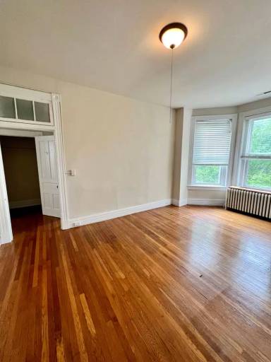 Main picture of 3127 W Franklin St