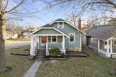 Main picture of 2201 SW 8th Ave