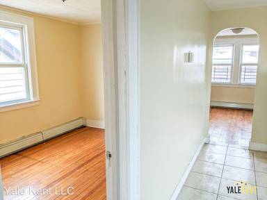 Main picture of 418 Stuyvesant Ave