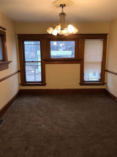 Main picture of 1047 W 28th St