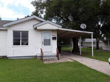 Main picture of 6913 NW 36th St