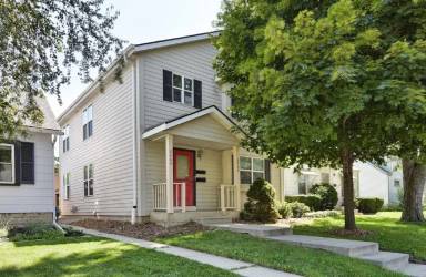 Main picture of 2464 S 76th St
