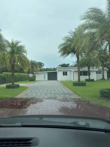 Main picture of 5530 Fearnley Rd