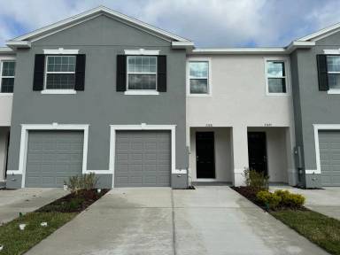 Main picture of 33031 Tulip Petal Ln