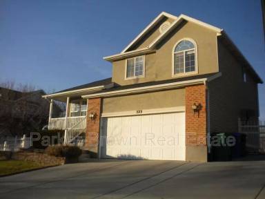 Main picture of 523 E Hidden Cove Ln