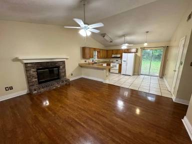 Main picture of 4078 Cottage Wood Trl