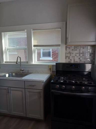 Main picture of 3720 Harrison St
