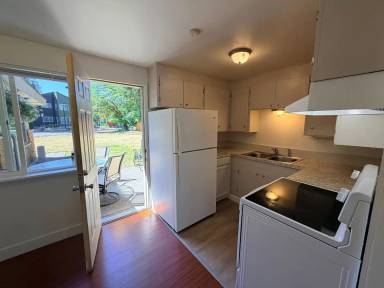 Main picture of 3100-3101 NE 16th St Apartments