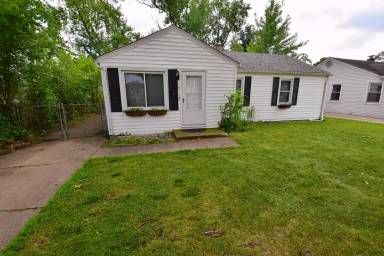 Main picture of 3118 E Jefferson Blvd
