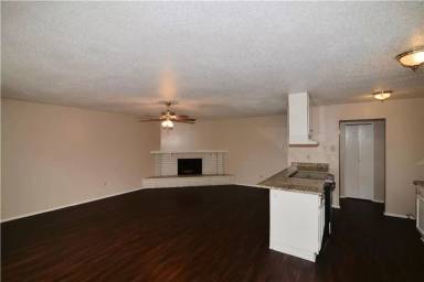 Main picture of 556 Hanover Dr