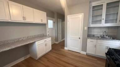 Main picture of 5044 Pernod Ave