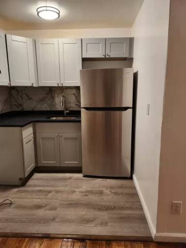 Main picture of 725 Scotland Rd