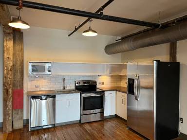 Main picture of 222 N Central St