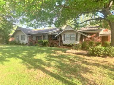Main picture of 1020 SE Alta Ln