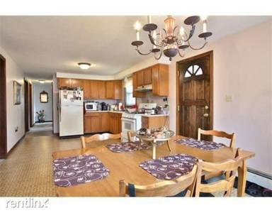 Main picture of 33 Neptune Cir