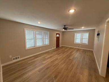 Main picture of 2303 Circle Dr