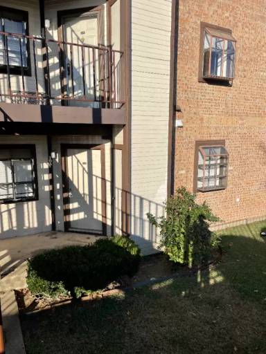 Main picture of 105 Henry M Chandler Dr
