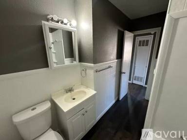 Main picture of 4321 S Deerfield St