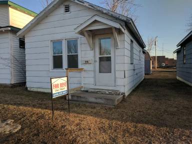Main picture of 412 1st St W