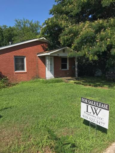 Main picture of 301 W Riddick St