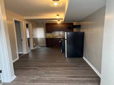 Main picture of 629 Clinton St
