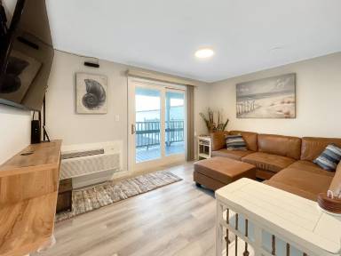 Main picture of 449 Ocean Blvd