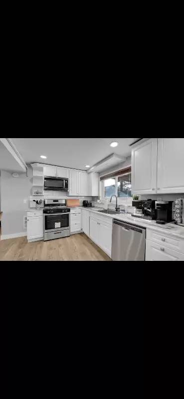 Main picture of 9487 Jason Way