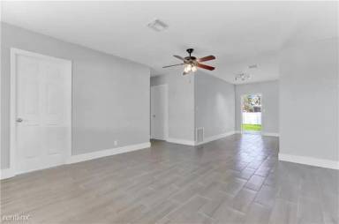 Main picture of 2822 N Dixie Hwy
