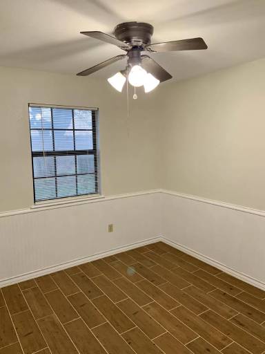 Main picture of 123 Blue Jay St