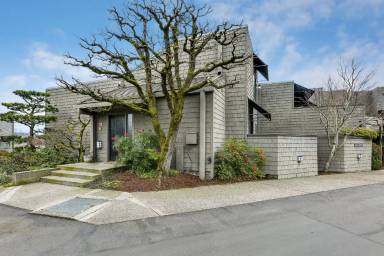 Main picture of 5810 S Riverpoint Ln