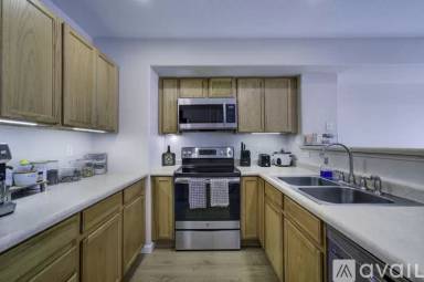 Main picture of 5913 University Village Vw