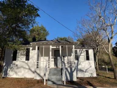 Main picture of 2823 Fern St