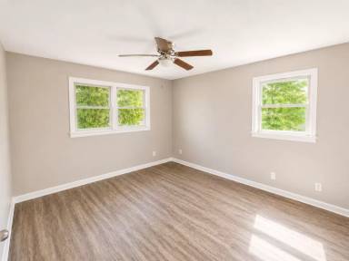 Main picture of 6902 Betsy Ross Dr